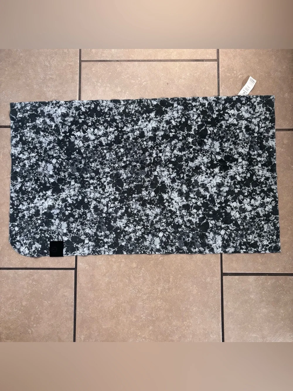 Lululemon The Towel Yoga Mat Towel SubCelsius White Black Floral Microfiber OS